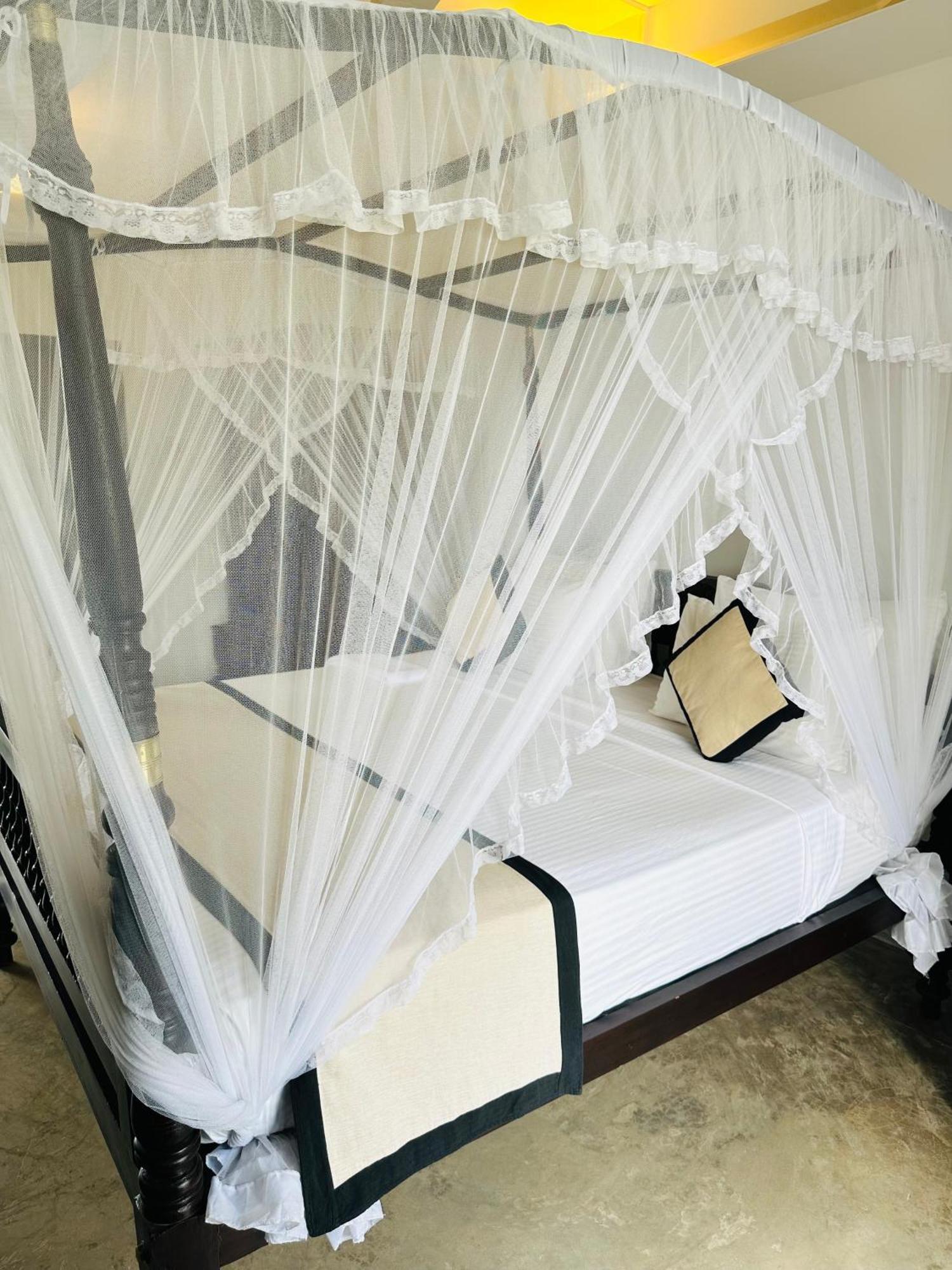 Gate Hotel