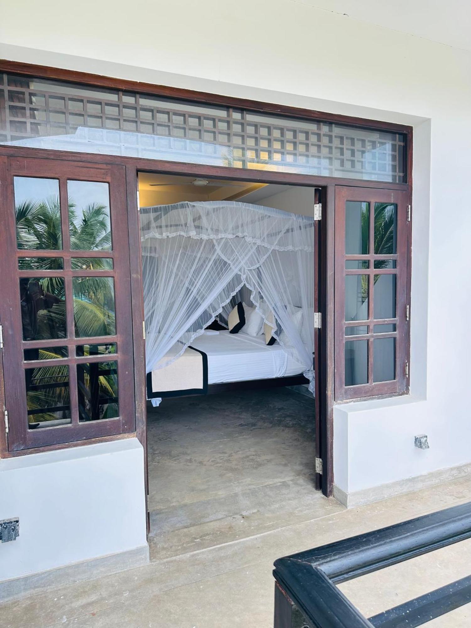 Gate 4* Mirissa